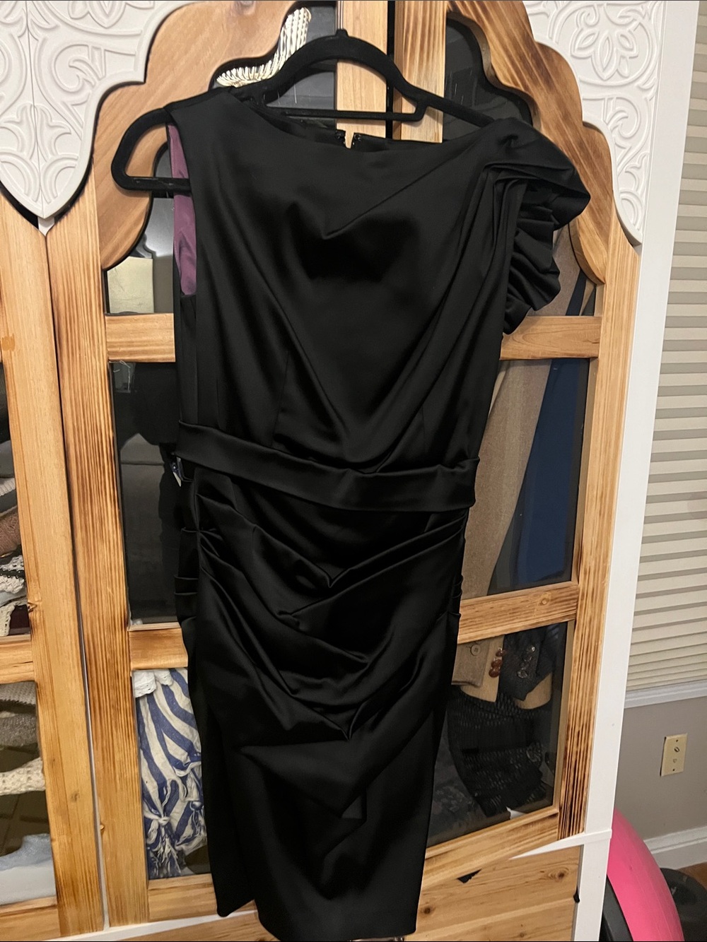 One-Shoulder Black Satin Ruched Sheath Dress